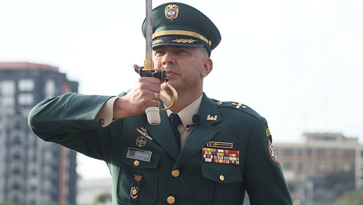 Coronel Edward Martínez asume el mando de la Octava Brigada