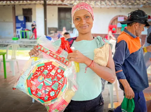 Más de 80 habitantes de calle celebraron Navidad en Floridablanca