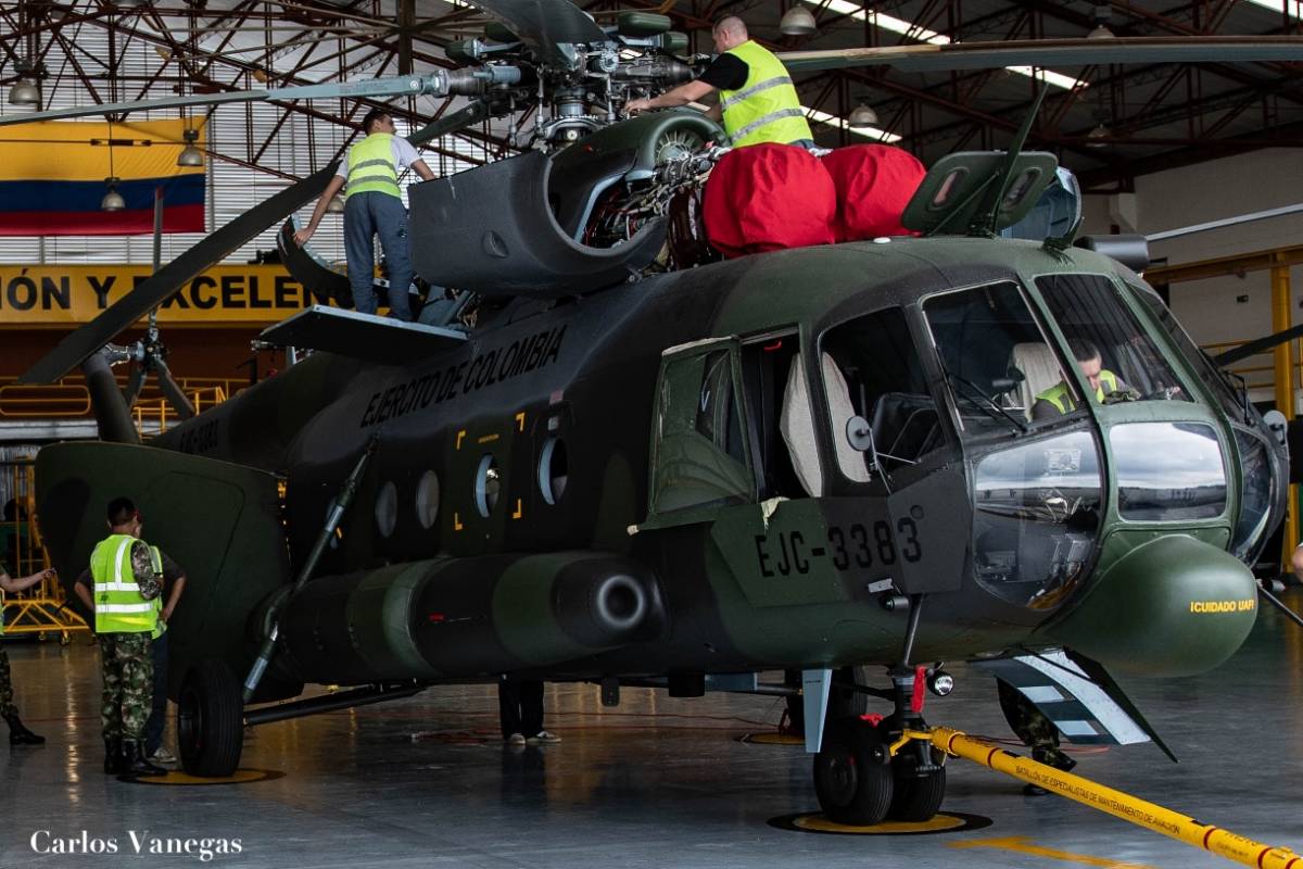 Procuraduría inspecciona helicópteros del Ejército