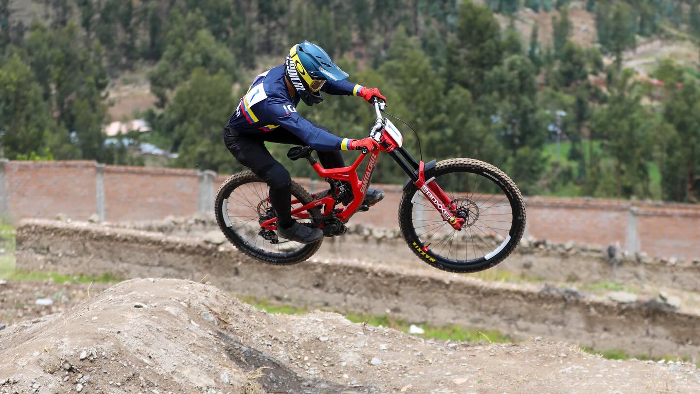 Ministerio del Deporte tiene paralizadas 53 Federaciones