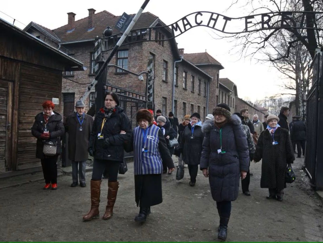 Se conmemoran 80 años de la liberación del campo Auschwitz