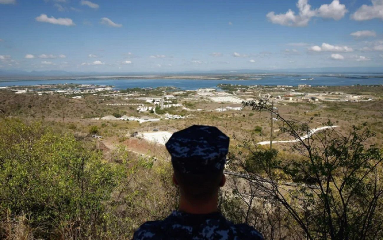 Trump ordenó preparar la Bahía de Guantánamo para migrantes