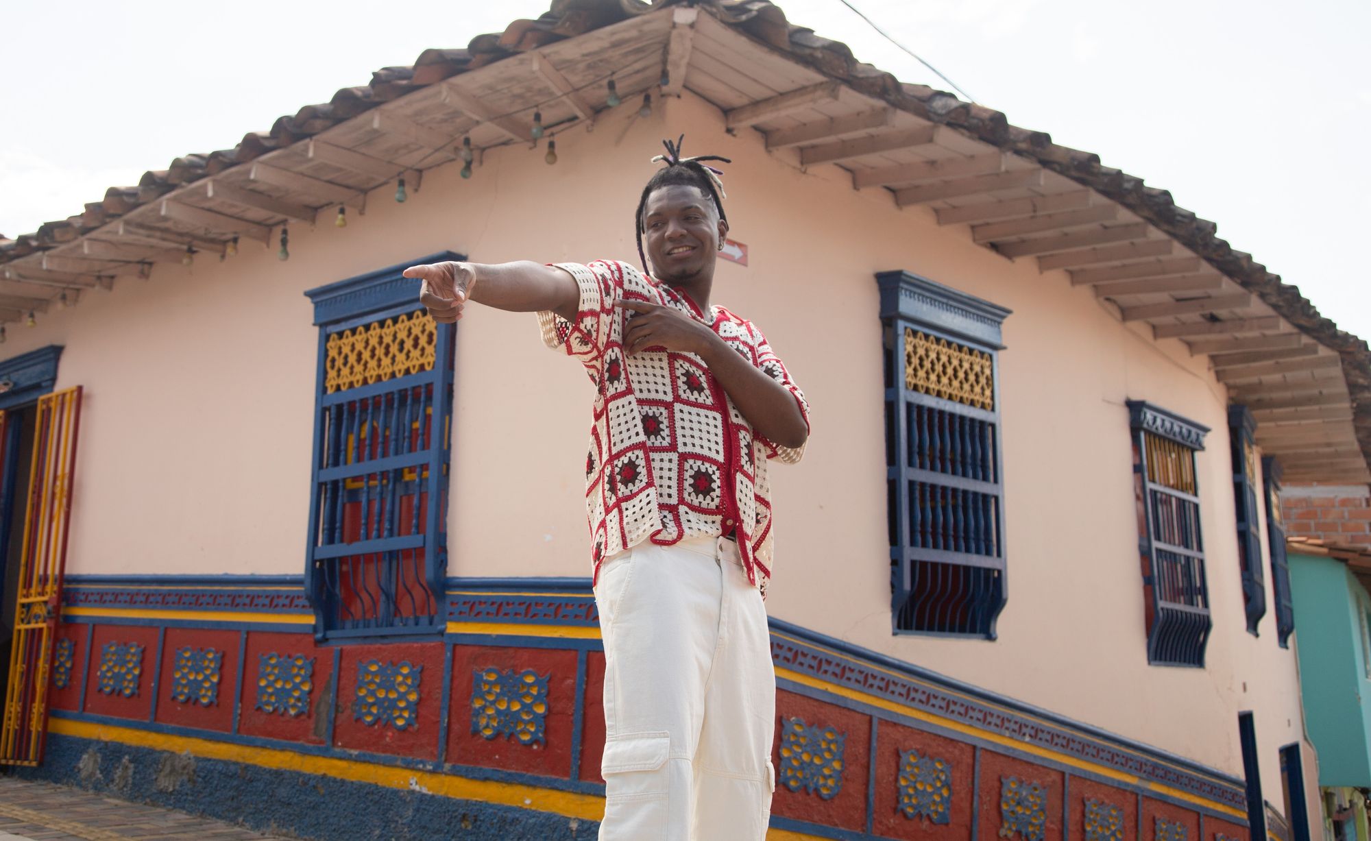 Venesti recibe sus primeras tres nominaciones a Premio Lo Nuestro 2025