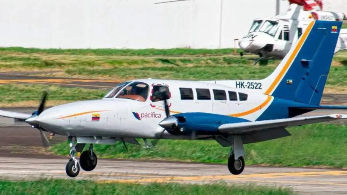 Restos de la aeronave Cessna 402 HK2522 avistados en el cerro El Burro