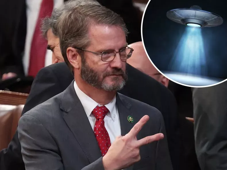 Congresista asegura que hay extraterrestres bajo el mar