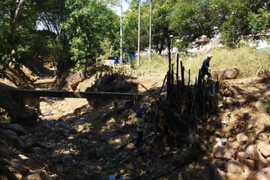 Avanzan obras para mejorar la quebrada La Calavera en Floridablanca