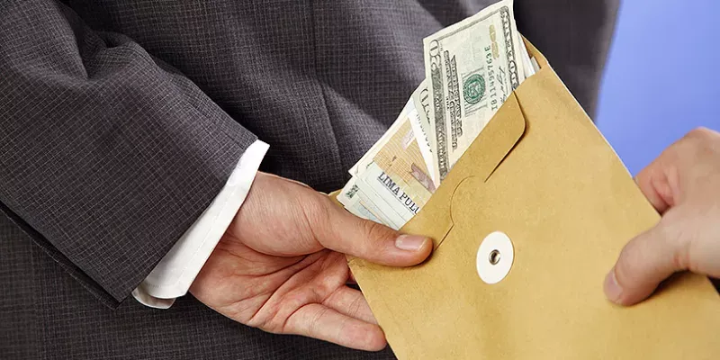 La corrupción desestimula el recaudo tributario en Colombia