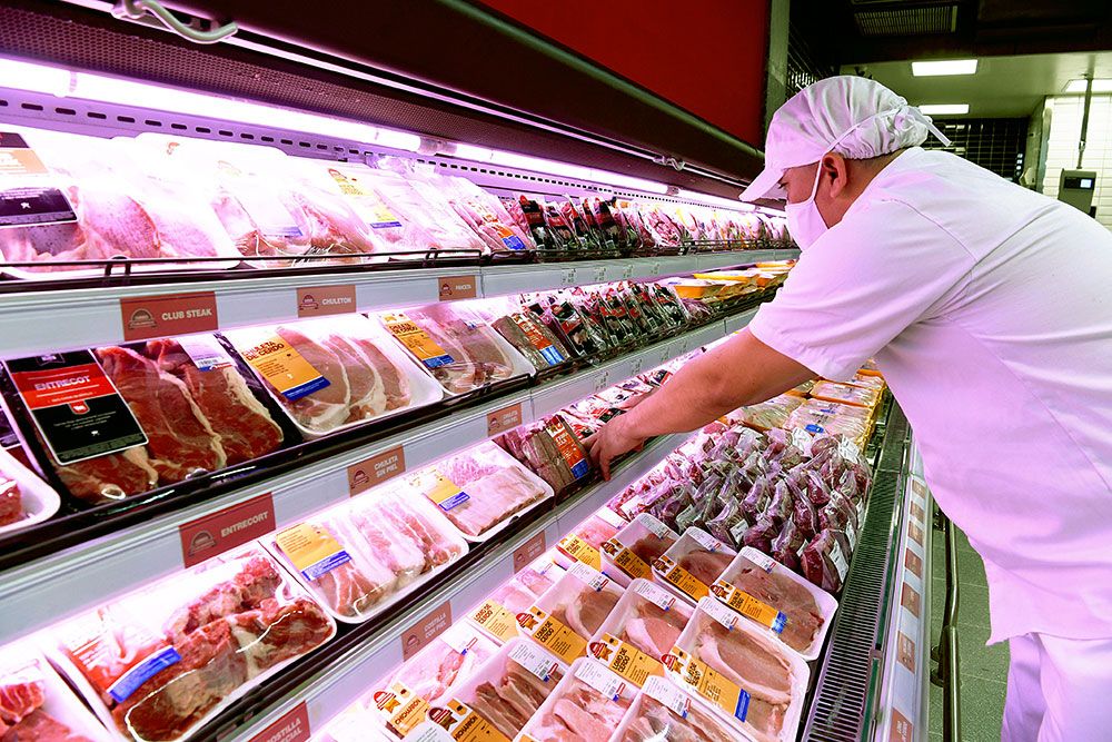 Imponen a reconocido supermercado revelar sus prácticas en la comercialización de carne de res. ¿Por qué? Le contamos.