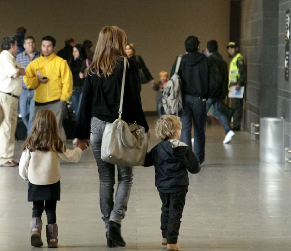 Persiguen red de peligroso falso Policía que roba a viajeros a la salida del aeropuerto El Dorado