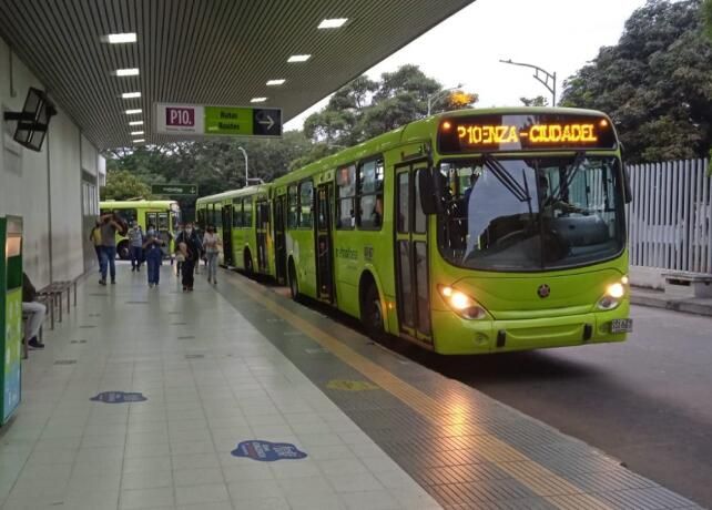 Metrolínea modificó sus rutas por cierre de vías