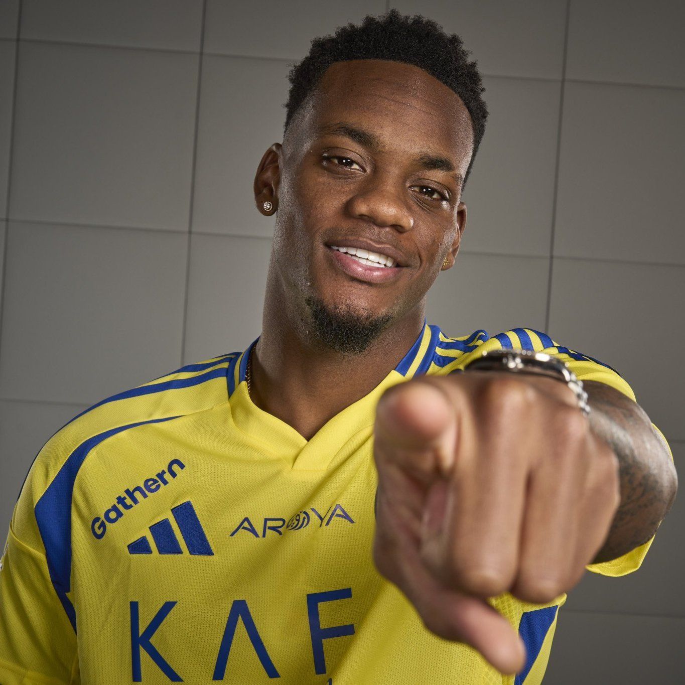 Se reveló la verdad sobre donde vivirá Jhon Durán en Arabia Saudita