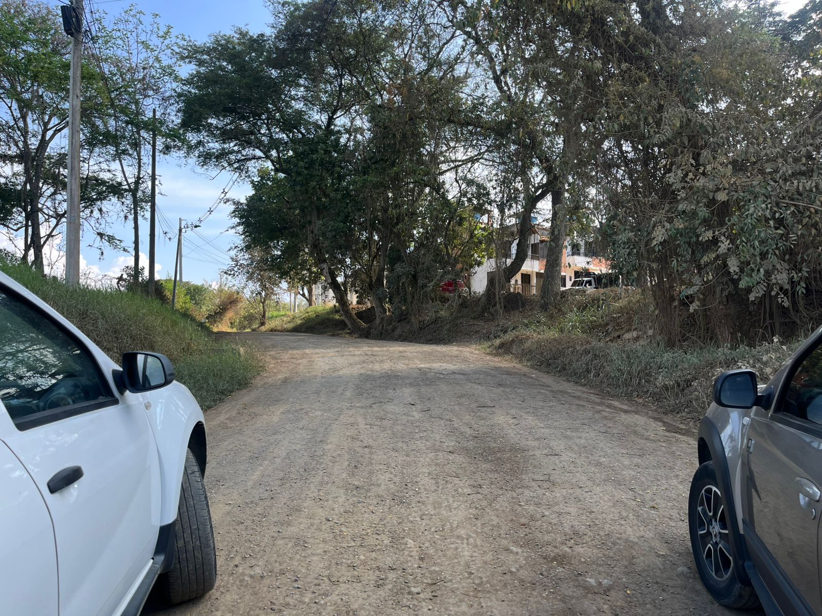 Abandono en la malla vial de El Socorro, genera oleadas de polvo