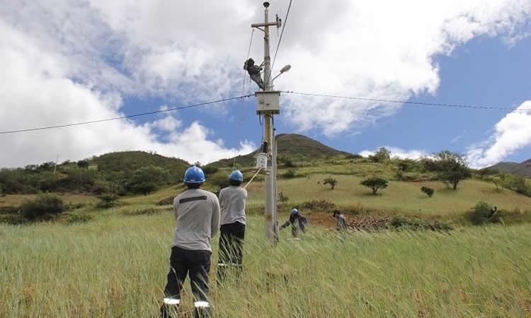 Bucaramanga avanza en electrificación rural