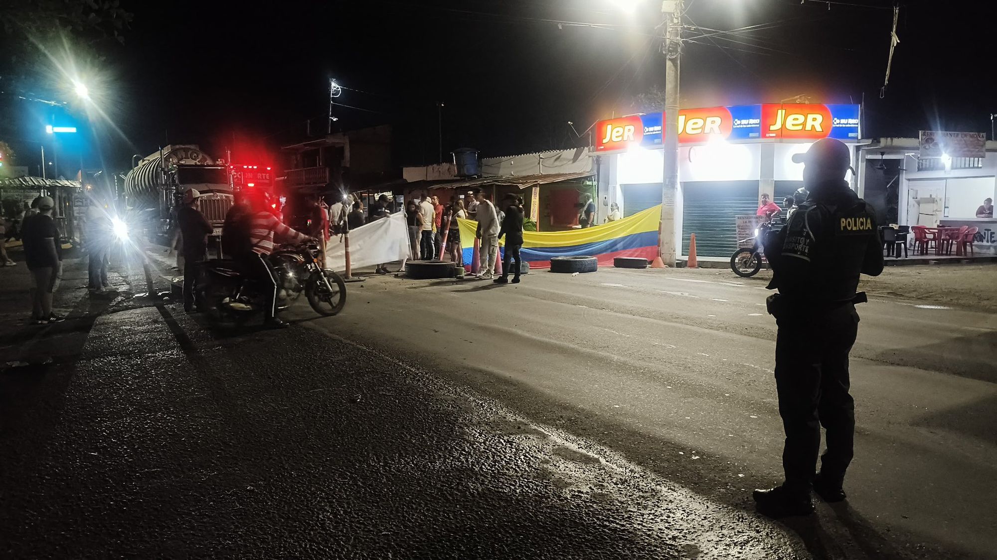 Se levantan bloqueos en la Troncal del Magdalena Medio tras acuerdos con la ANI