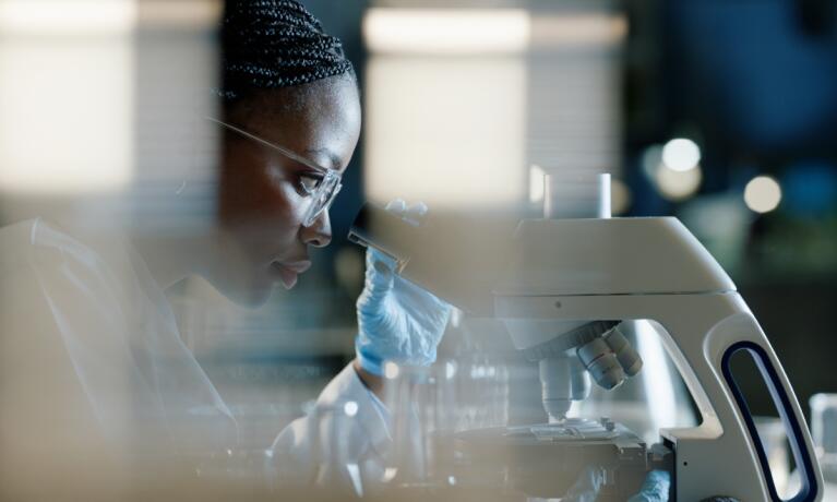 MinCiencias lanza convocatoria para financiar proyectos científicos liderados por mujeres