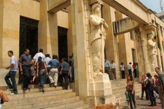 Denuncian cobro de sobornos en un juzgado de Bucaramanga