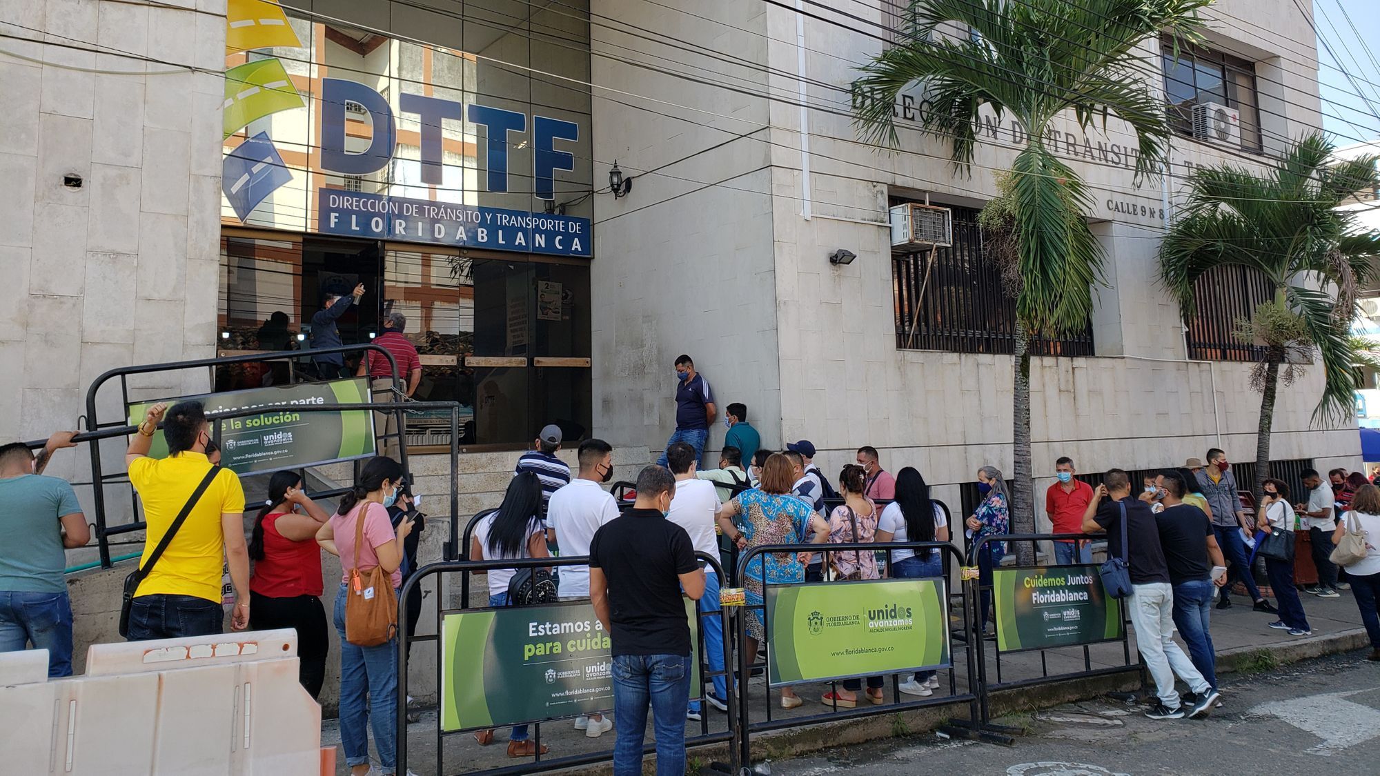 Floridablanca es la primera ciudad en Colombia que aplica Pico y Placa a vehículos híbridos