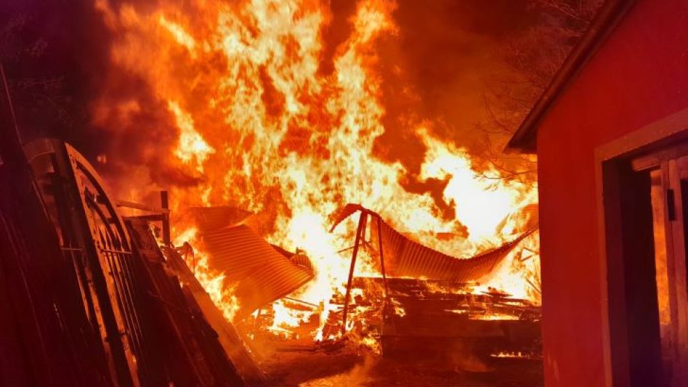 En la madrugada se desató el 'infierno' en una carpintería de Bucaramanga