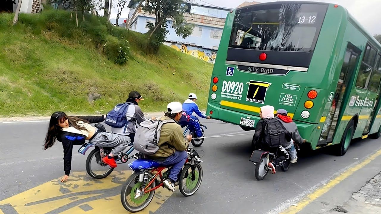 Gravity Bike desafió el peligro y descendió raudo al más allá