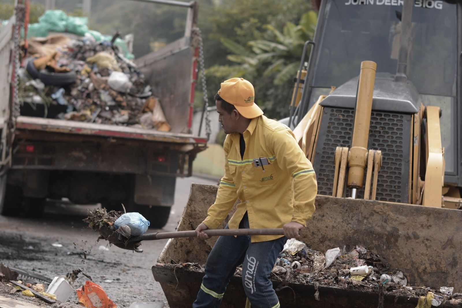 Alcaldía intervino vía a Matanza tras deslizamientos