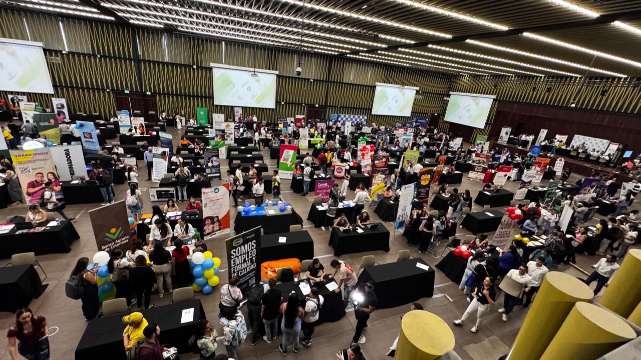 Alcaldía impulsa oportunidades laborales para jóvenes con  Feria de la Empleabilidad