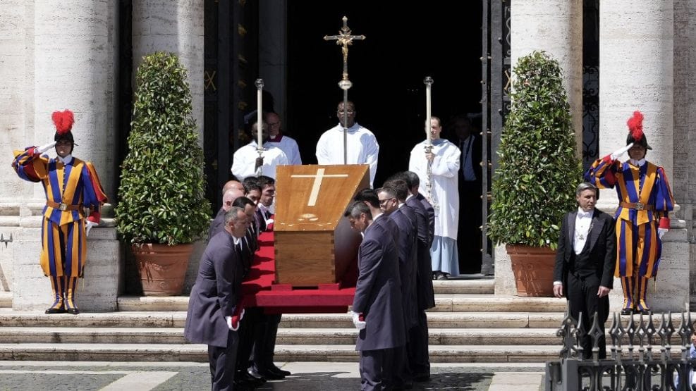 Papa Francisco fue sepultado en Roma