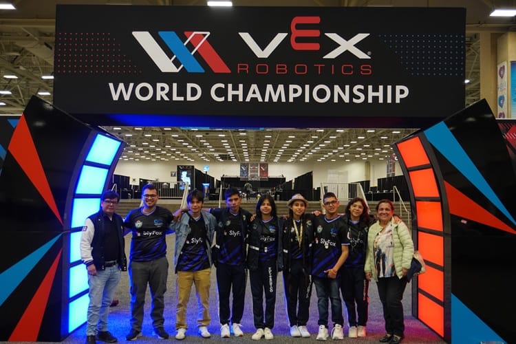 Estudiantes del Instituto Politécnico de Bucaramanga compitieron en mundial de robótica