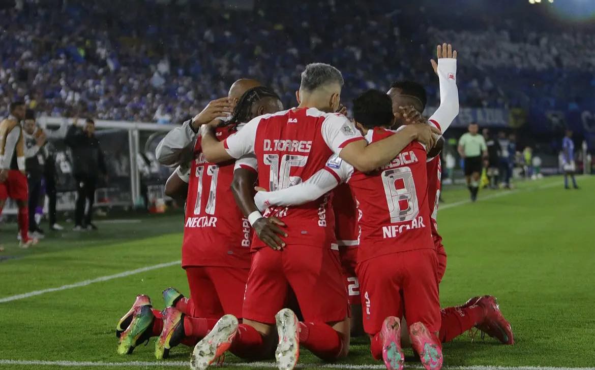 Medellín y Santa Fe van por su décima estrella