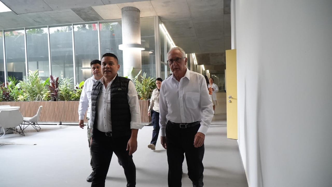 Ministro de Salud anuncia inversión de $40 mil millones para culminar Clínica Girón y adecuar puesto de salud en Motoso