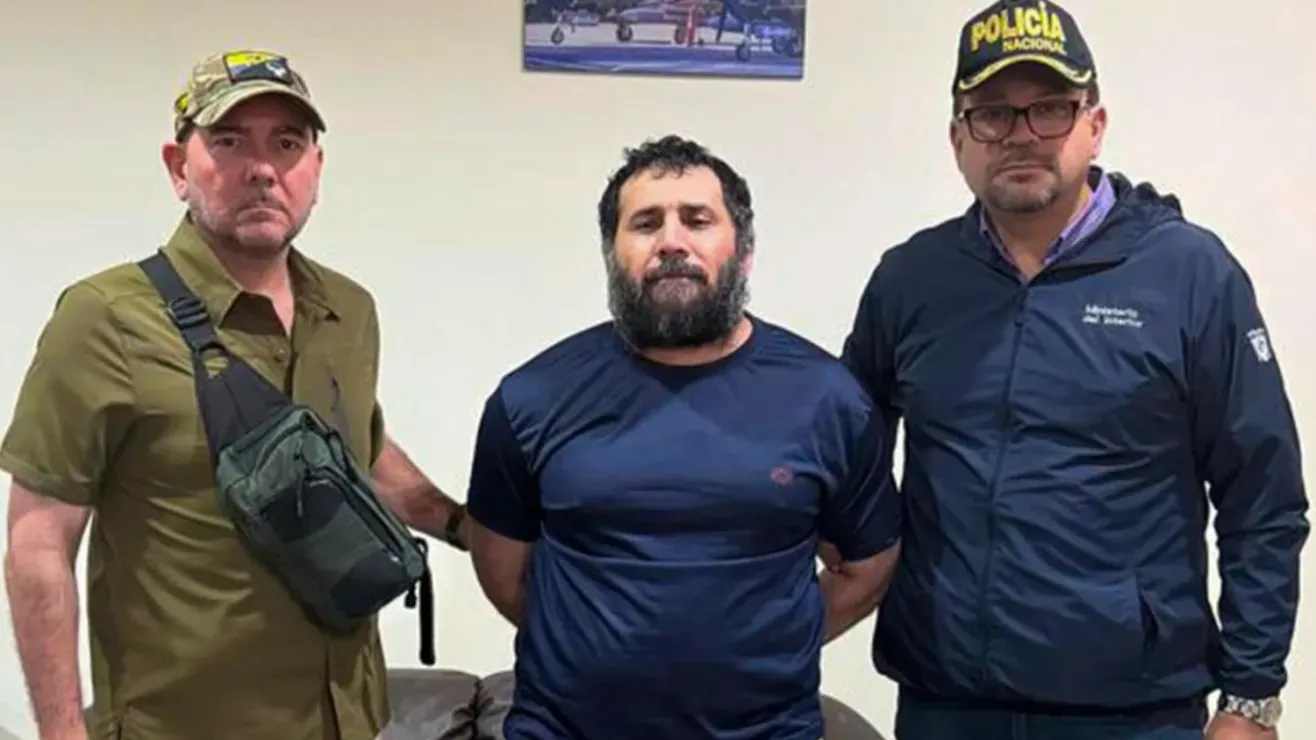 Extraditan al cabecilla del atentado contra candidato presidencial colombiano