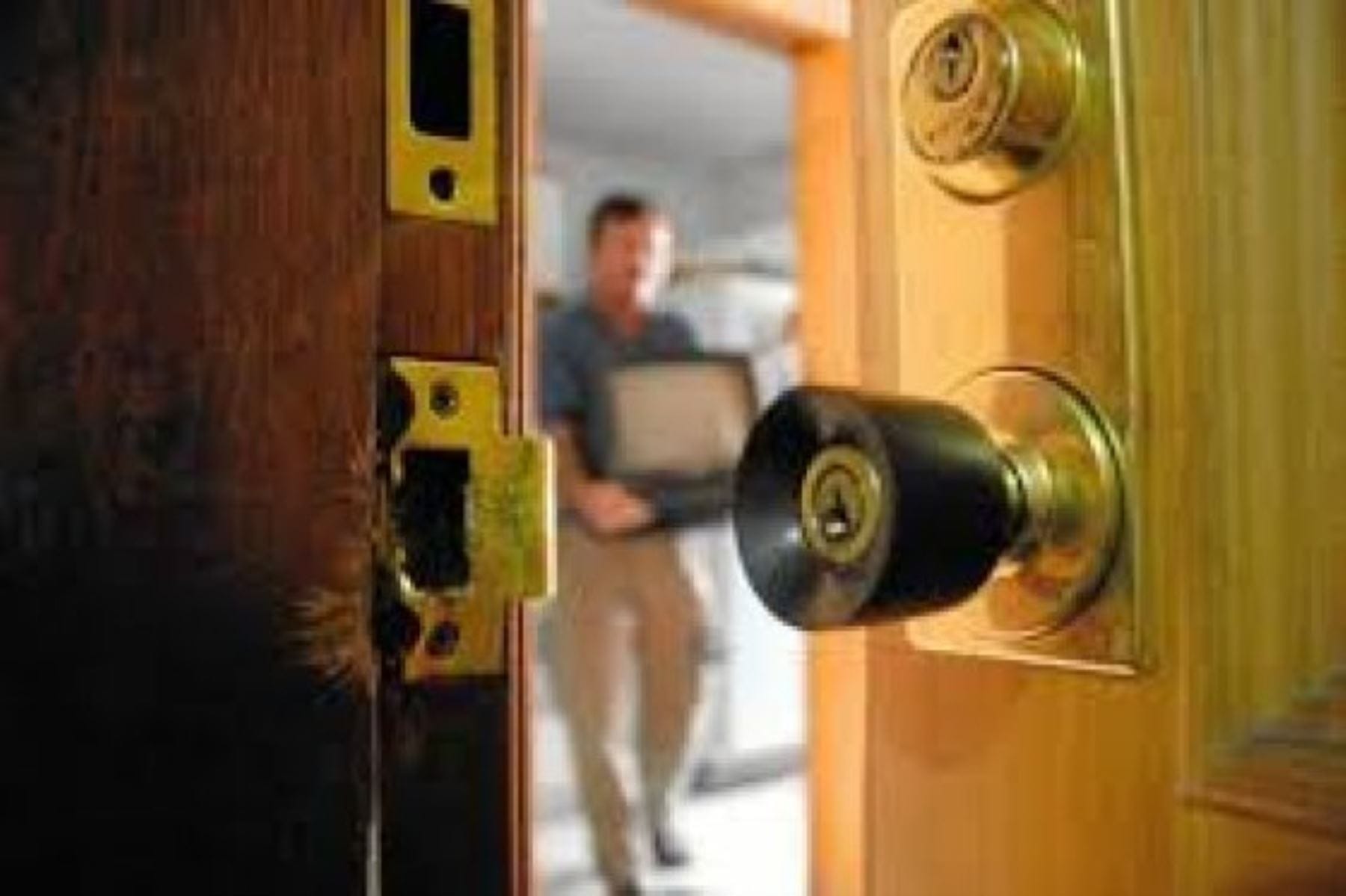 Banda alquila apartamentos para luego robar en todo el edificio en Bucaramanga