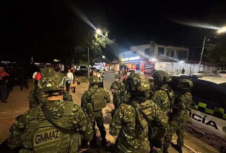 Cuatro heridos tras disparos del Ejército a vehículo en los patios