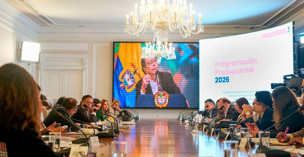 Mayor recaudo tributario y más eficiencia del gasto público, las recomendaciones a Petro por el nuevo presupuesto nacional