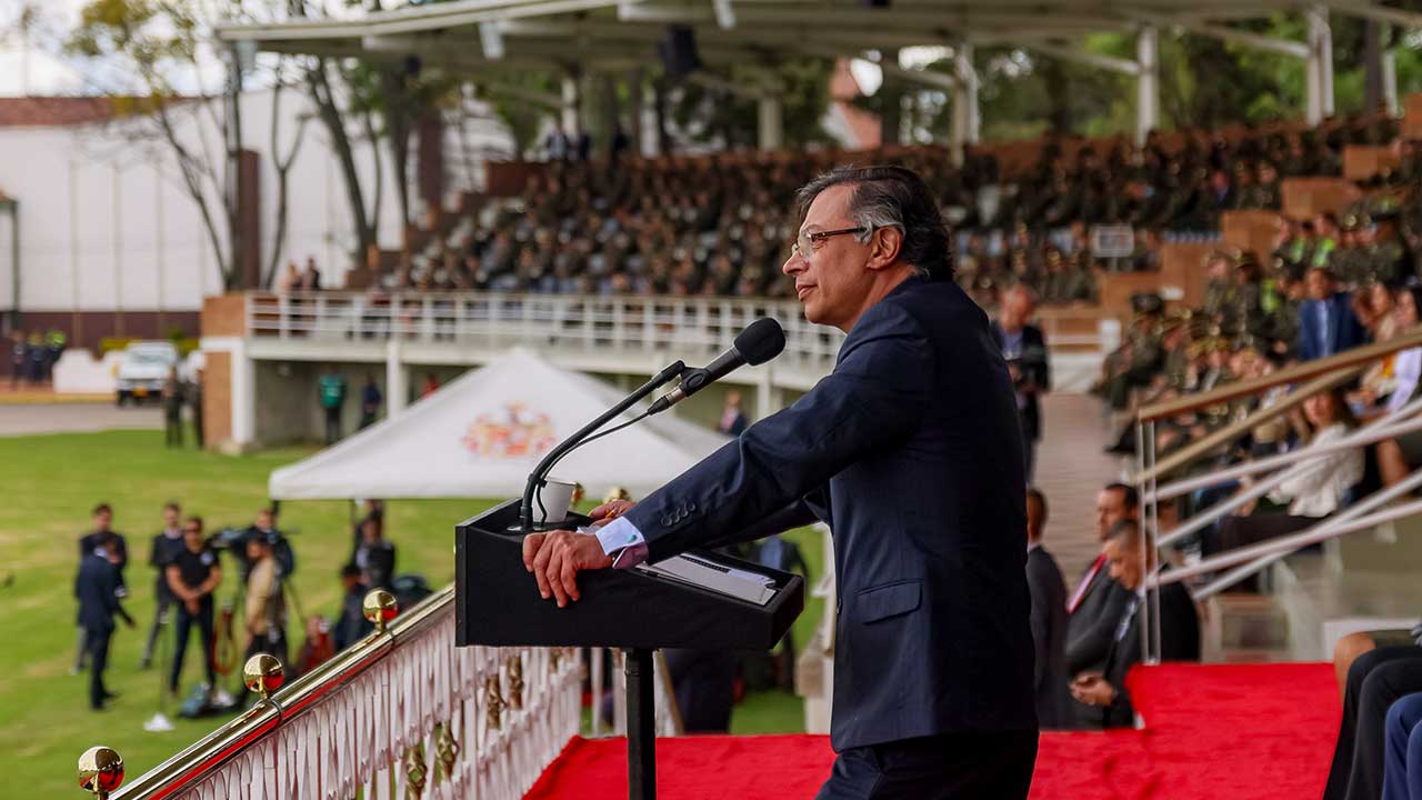 Petro amenaza con acciones judiciales a quienes lo señalan como autor de la muerte de Miguel Uribe