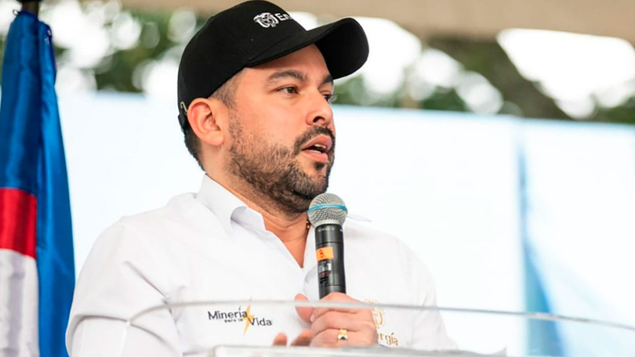 Gobierno revisa resolución para bajar tarifas de energía a estratos bajos