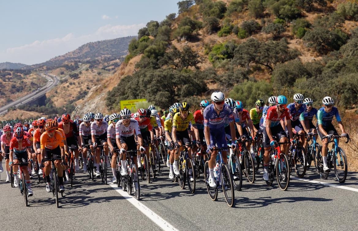 Ciclistas colombianos para la Vuelta a España 2025