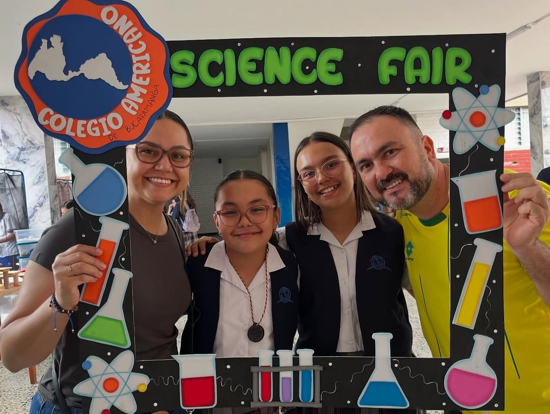 Colegio Americano realizó Steam Fair 2025