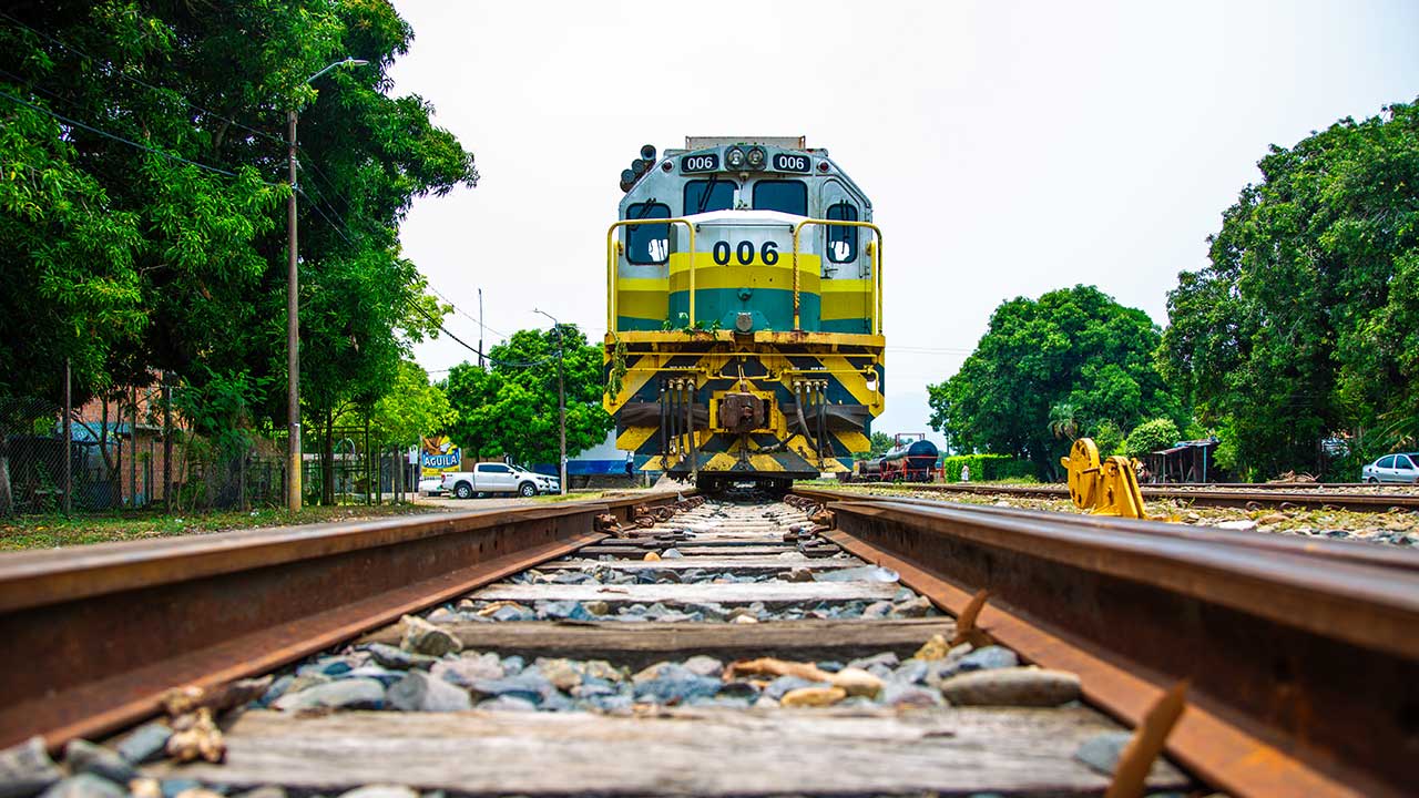 Gobierno acelera la reactivación férrea y prioriza 6 proyectos por $94 billones