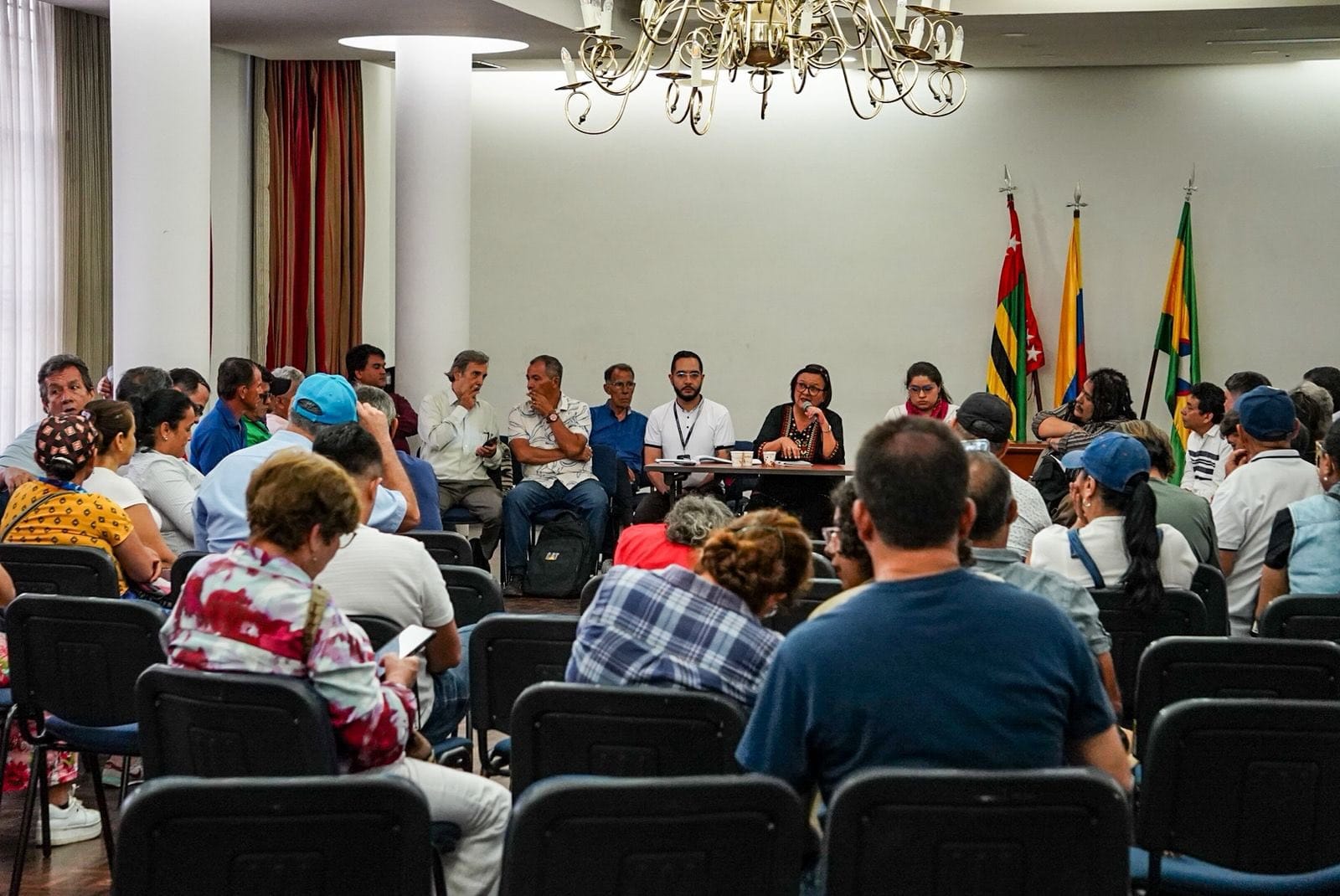 Por fin sentaron a los alcaldes de Santander a hablar con el gobierno