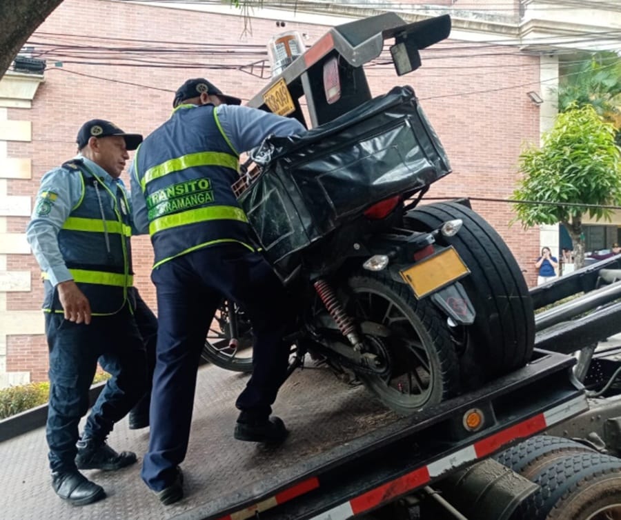 Mal parqueados a reconsiderar el multazo o pagan parqueadero