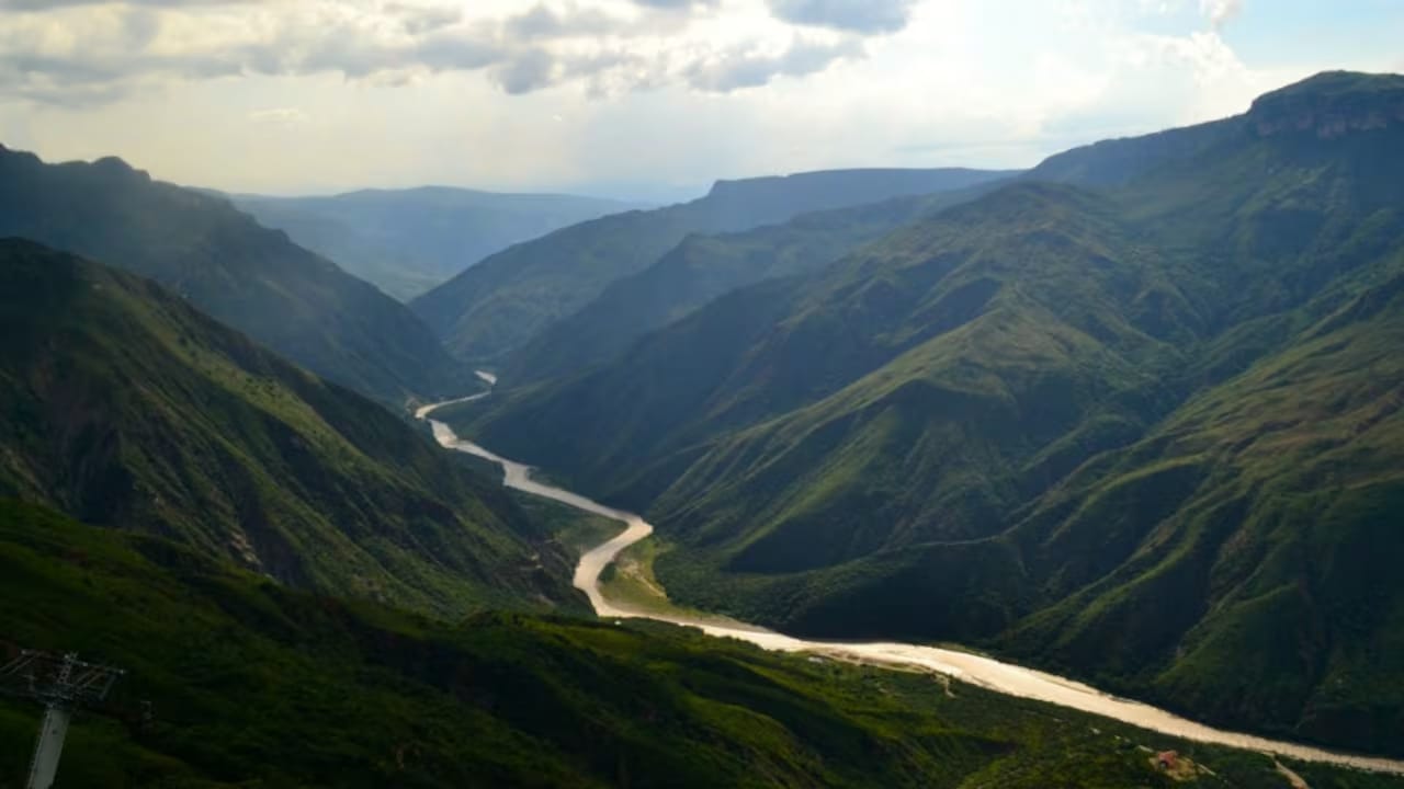 Desaparecido adulto mayor que cayó al río Chicamocha