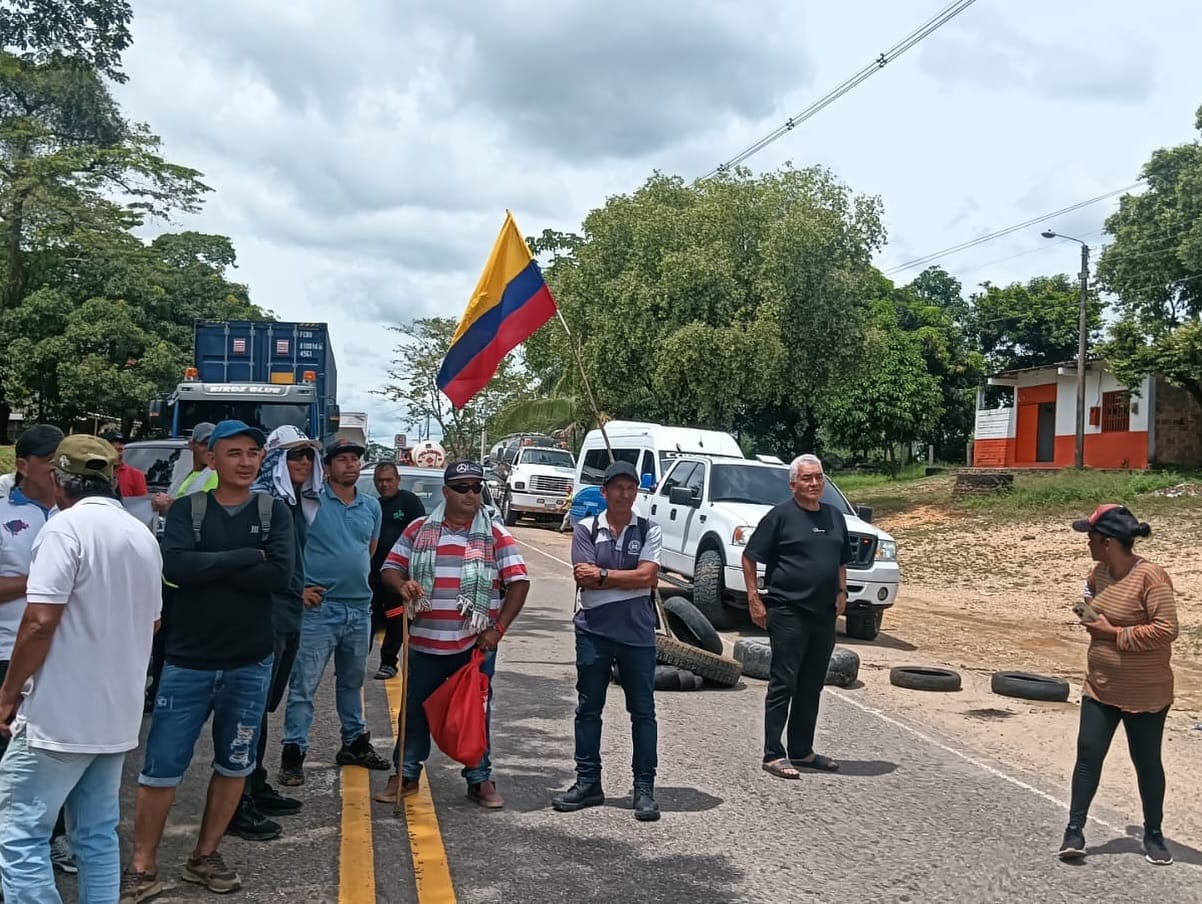Reunión para levantar bloqueos en Puerto Parra, Santander