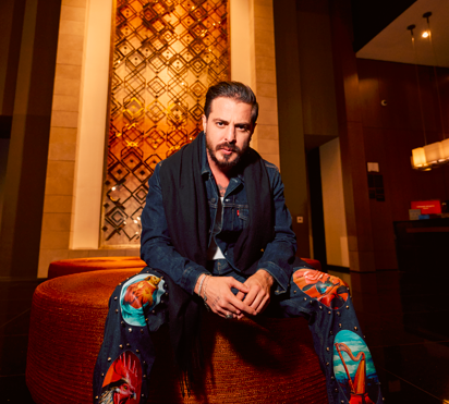 Llane presenta una canción que conecta con sus raíces