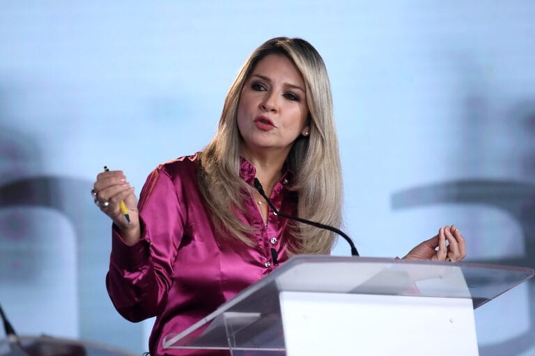 Candidata presidencial Vicky Dávila visita hoy Bucaramanga