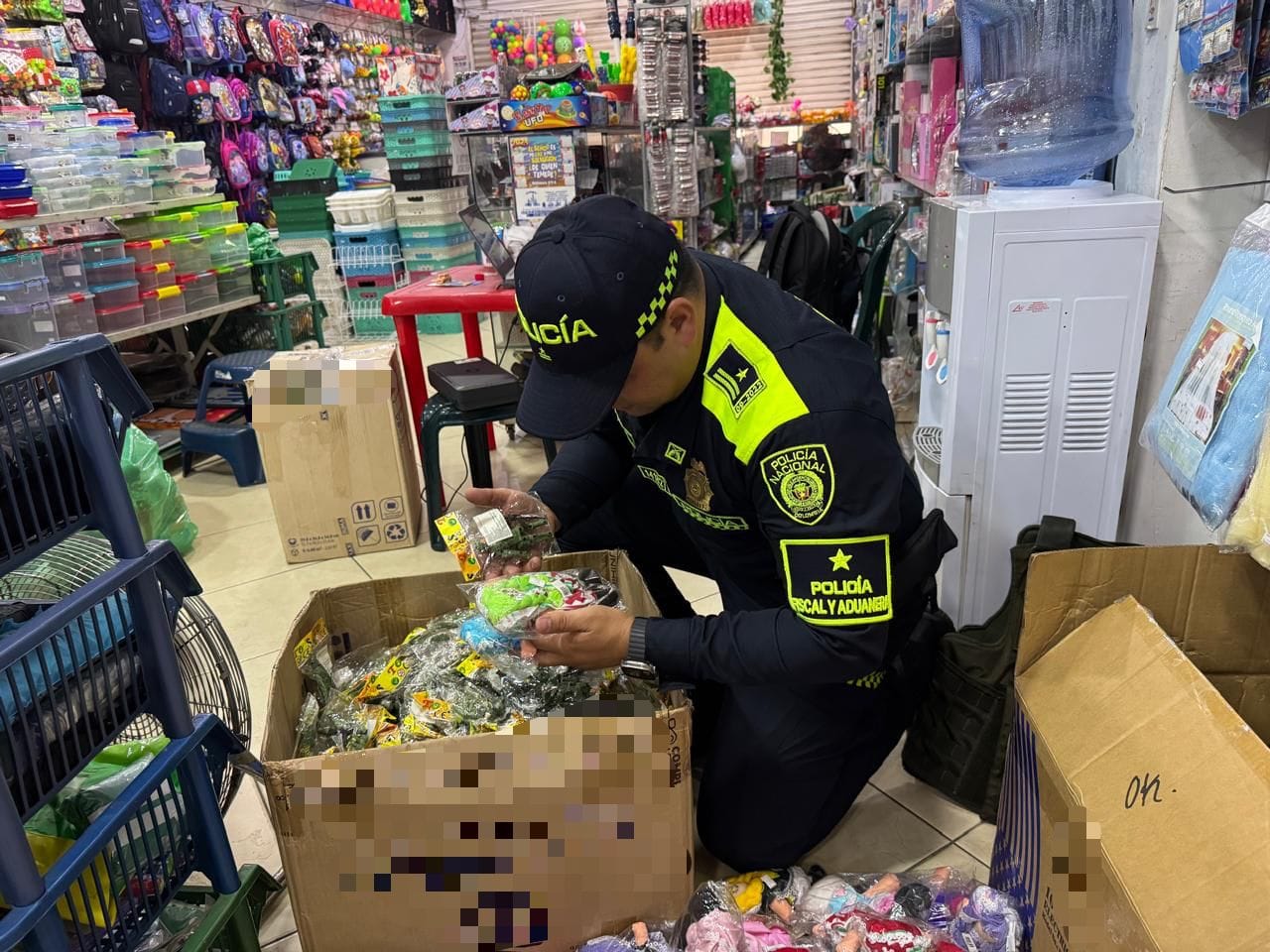 Incautan más de 5 mil millones de pesos en mercancía ilegal en Santander