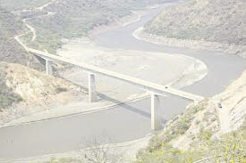 Con rentas del petróleo mejora corredor vial Girón -Zapatoca