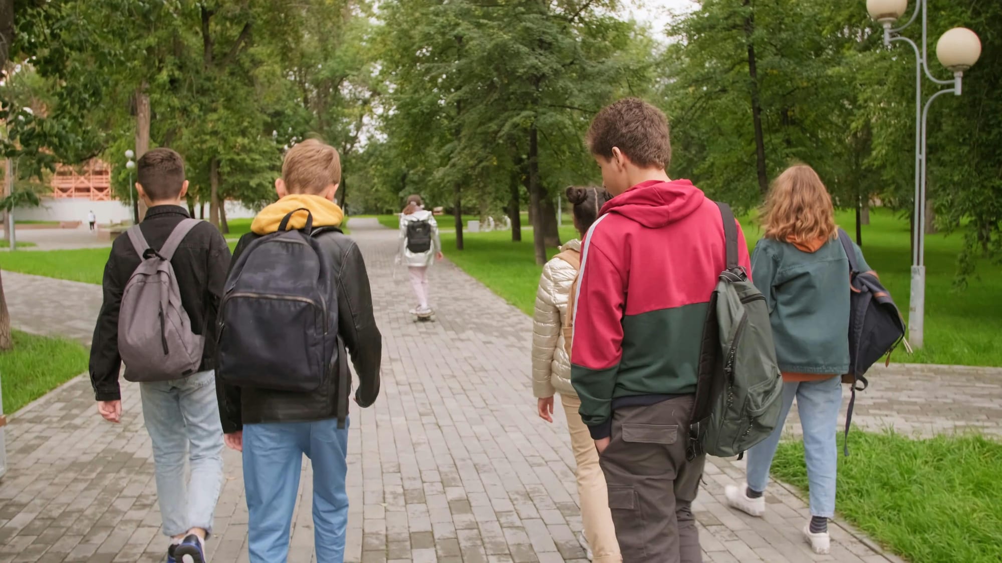 Ordenan protección integral para hijos del Estado mayores de 25 años. ¿Quiénes son y porqué las medidas?