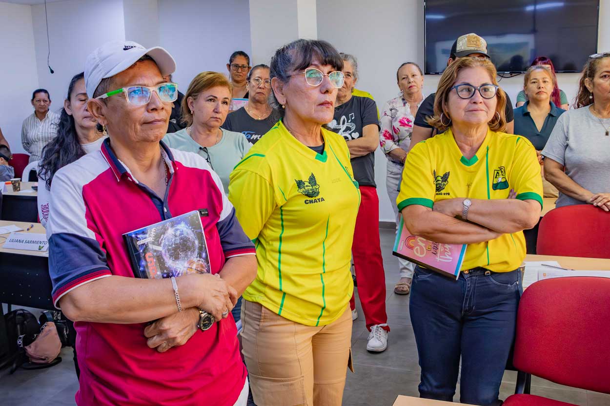 Universidad para las Guerreras Amarillas: UNAB ofrece formación gratuita para mujeres taxistas