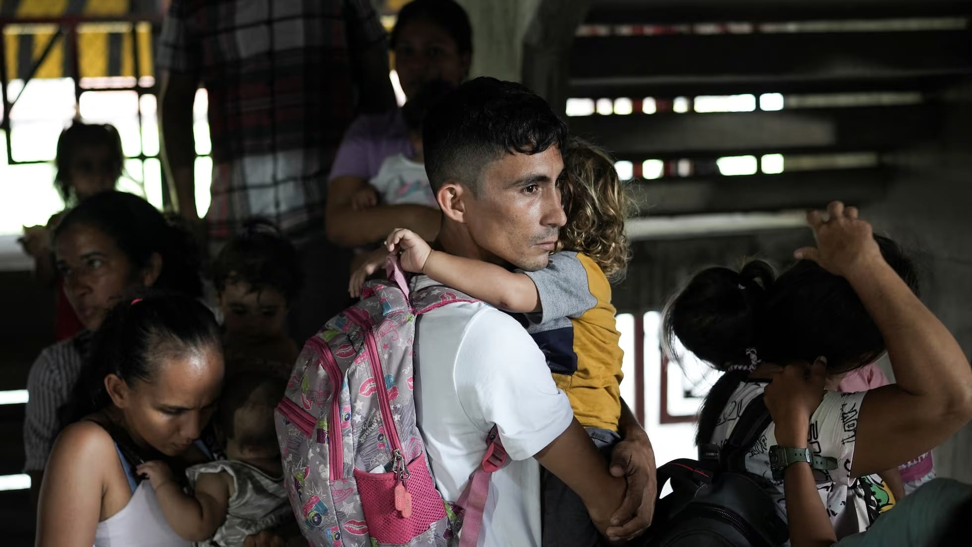 Víctimas de la violencia molestos tras nombramiento de ex integrantes de Autodefensas como gestores de paz