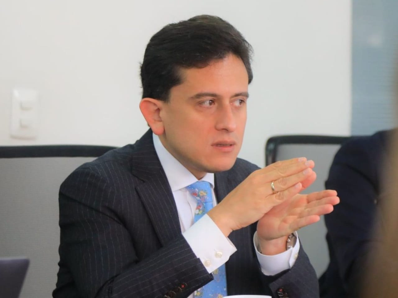 Exministro de Comercio denunciará al Presidente Petro por calumnia